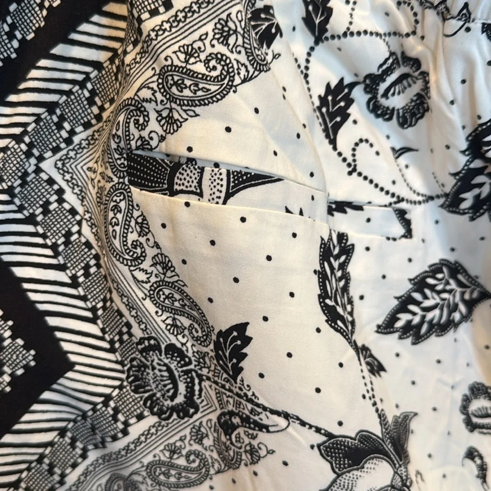 Anthropology wide leg size XL 25 inch inseam beachy pants W/faux back pockets - Picture 9 of 10